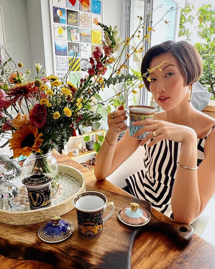 @angiengcl  與「Rosenthal meets Versace」30 週年紀念限量版馬克杯系列,30款中3款不同的獨特設計,呈現時間、歷史、神話與文化。
【1998 俄羅斯之夢】